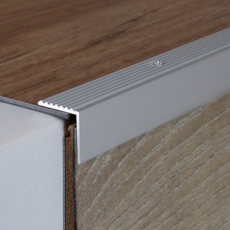 Treppenkante "Ricadi" / Treppenkantenprofil / Winkelprofil (Größe 20 mm x 20 mm) aus Aluminium eloxiert, gebohrt, von Auer Metall-silber-1000 (1/5)