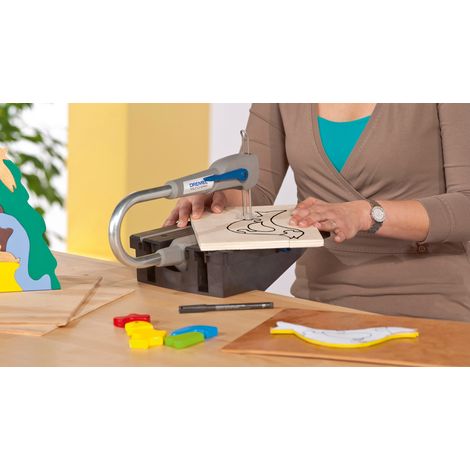Lame de scie à bois fin Dremel MS52 Moto-Saw, jeu d'accessoires pour outil multifonction avec 5 lames de scie à bois pour les coupes latérales et longues dans le bois tendre, le stratifié et le plasti (1/4)