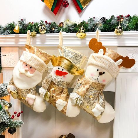 3er-Set goldene Weihnachtsstrümpfe mit 3 3 Plüschfiguren (Weihnachtsmann, Schneemann, Rentier) inklusive Schal, 50 cm (20 Zoll) – ideal als Weihnachtsdekoration und Partyaccessoire. (1/4)