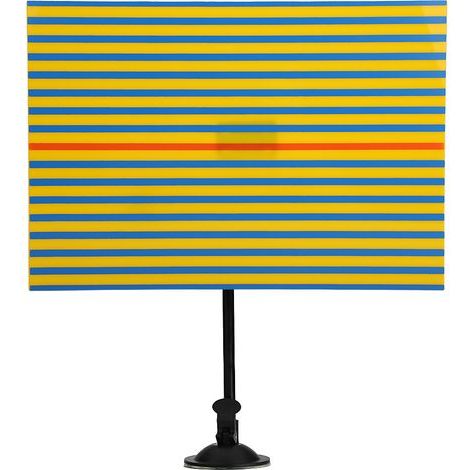 Werkzeug zur lackschadenfreien Ausbeultechnik, das die gelbe und blaue Farbe der Reflektorlinienkarte überprüft (1/5)
