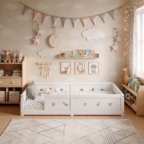 Lit Enfant 90x200 cm avec Barrières de Sécurité, Lit de Sol en Pin Massif avec Motifs Étoiles et Lune, Protection Anti-Chute, Blanc (1/5)