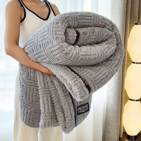 Plaid gris doux à motifs 150 x 200 cm FLUFFY
