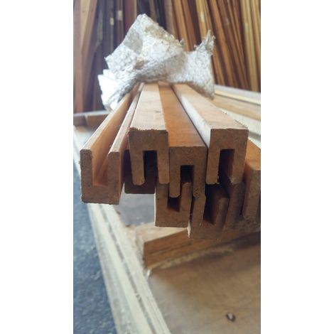 Terminale Massello ramin mm 20 x mm 30 canale mm 8x mm 4000