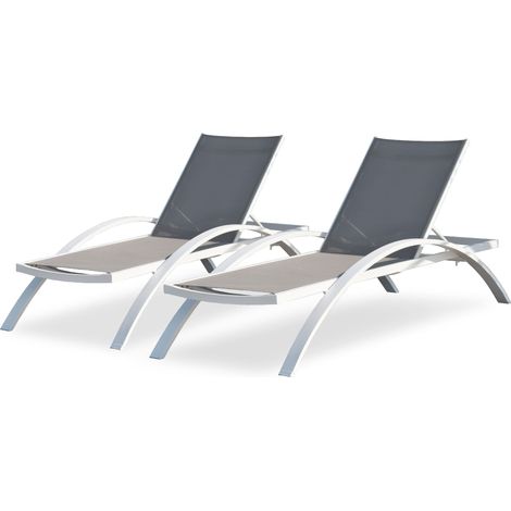 Dcb Garden – Lot de 2 bains de soleil empilables en aluminium blanc et toile plastifiée taupe – Dossier multi positions – Dimensions L 195 x l 74 x H 32 cm