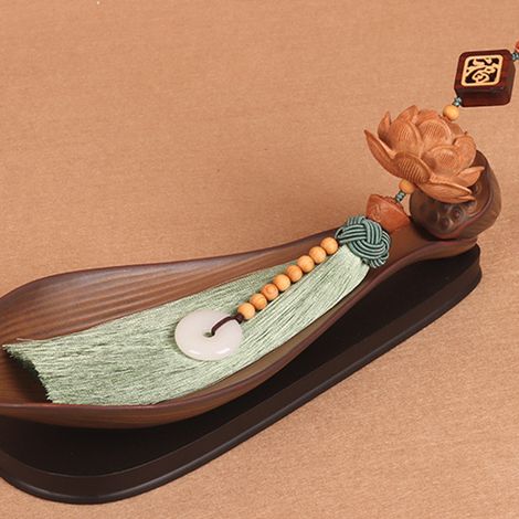 Pendentif voiture lotus en bois de pêcher, décoration rétroviseur original, porte-bonheur vert clair, accessoire intérieur auto. (1/4)