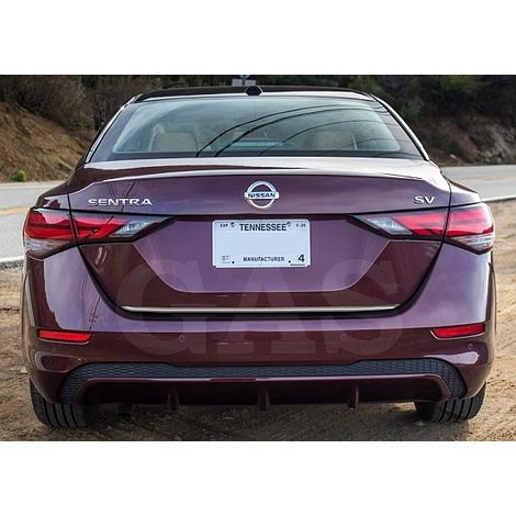 Moldura cromada del portón trasero del Nissan Sentra 2020+ (1/4)