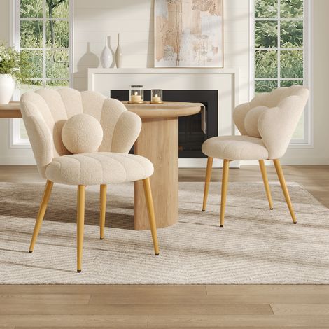 Set di 2 sedie a conchiglia 60x62,5x83 cm in tessuto peluche beige con cuscini - MEUBLIV (1/5)