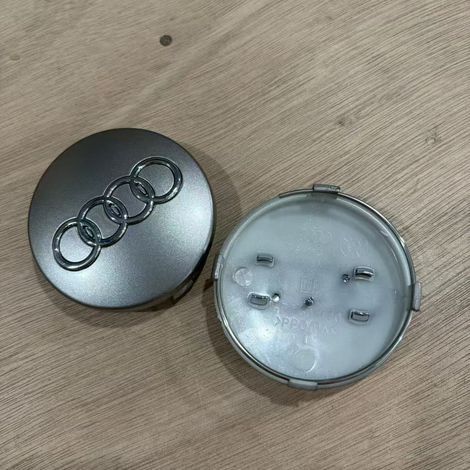 Lot de 4 Cache-Moyeux de Roue 60 mm pour Audi A4L A3 A6L Q2L Q3 Q5L, Emblème Central de Jante Automobile, Accessoire Décoratif de Roue, 4 Pièces Gris (1/2)