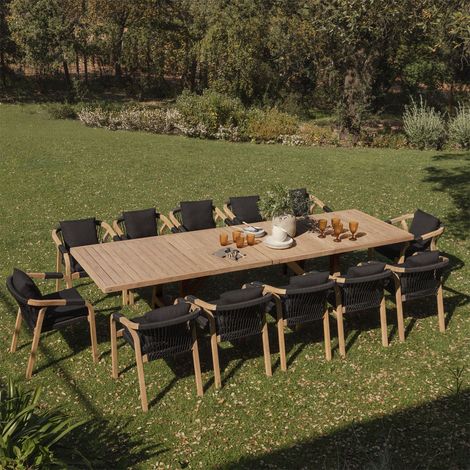 Set de mesa rectangular 200-260-320x100 cm extensible y 12 sillas de jardín con reposabrazos en madera de acacia Dubai SKLUM (1/5)