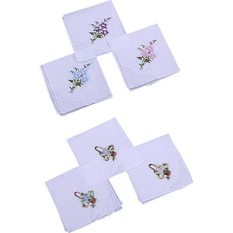 Serviettes de table en tissu bleu avec dessous de plat. (1/5)
