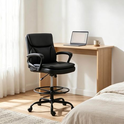 Silla de oficina alta ergonómica con reposapiés ajustable, asiento regulable de 54 a 69 cm, respaldo acolchado, giro 360° y ruedas para escritorio – CHICFURN (1/5)