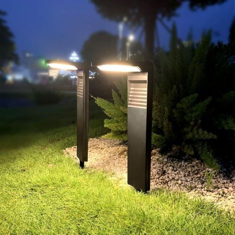 Set aus zwei Solar-Außenleuchten, warmweißes Licht, wasserdicht, für Garten- und Einfahrtbeleuchtung an der Villa - Crezuo