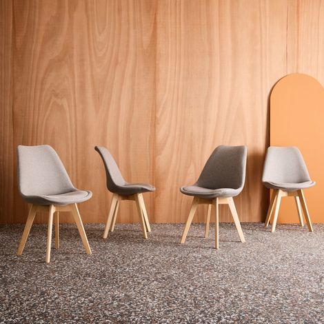 Lot de 4 chaises scandinaves revêtement tissu gris clair. pieds bois de hêtre - Nils