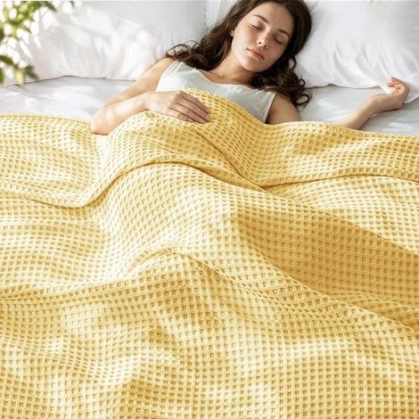 Couverture en coton gaufré - 150x200 cm - jaune - légère et respirante - idéale comme couvre-lit en été ou comme couverture douce pour canapé (1/5)