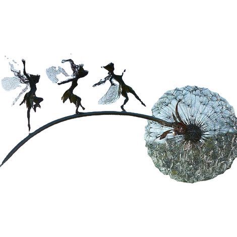 Fee der Gartenskulpturen, die auf einem Löwenzahn wandelt (1/5)