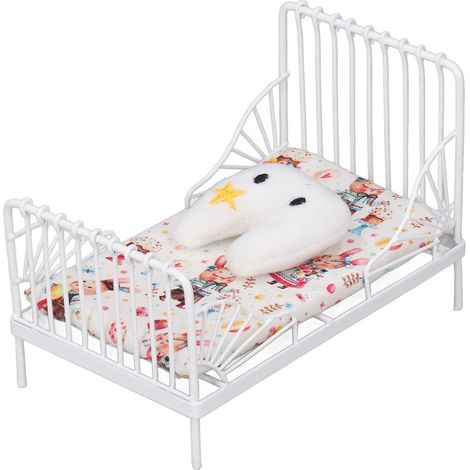 Ensemble de lit miniature pour maison de poupée à l'échelle 1:12, avec oreiller décoratif et cadre en métal. Motif lapin blanc. (1/5)
