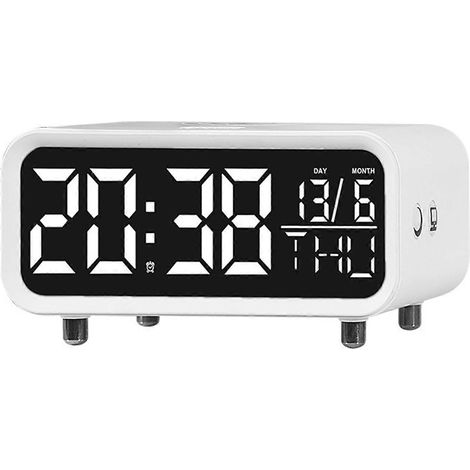 Réveil de chevet moderne à LED avec chargement sans fil, veilleuse à intensité variable, alarme numérique et mur d'accent blanc. (1/5)