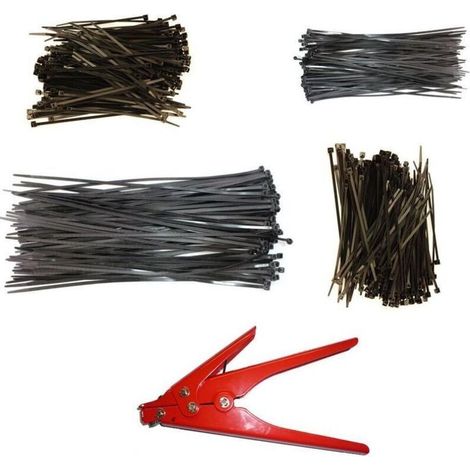 Pince et colliers plastiques assortis