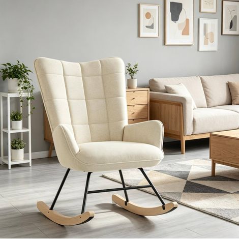 Sillón balancín de terciopelo beige, respaldo alto, asiento profundo y reposabrazos curvos, con metal y madera (1/5)