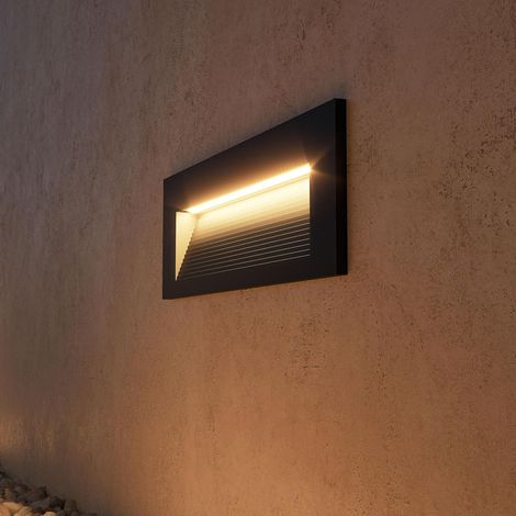 LED-Wandeinbauleuchte, verstellbares Licht, dezentes Design, ideal für Treppenstufen aus Cortenstahl. (1/5)