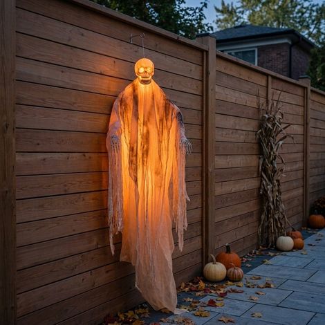 7ft Hanging Light-Up Mummy Ghoul (1/2)