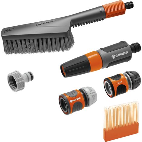 GARDENA Set completo de cepillo de limpieza del hogar de mano S cerdas suaves Cleansystem con jabón, lanza de riego y conectores, para áreas pequeñas como muebles de jardín, ideal para superficies sua (1/5)