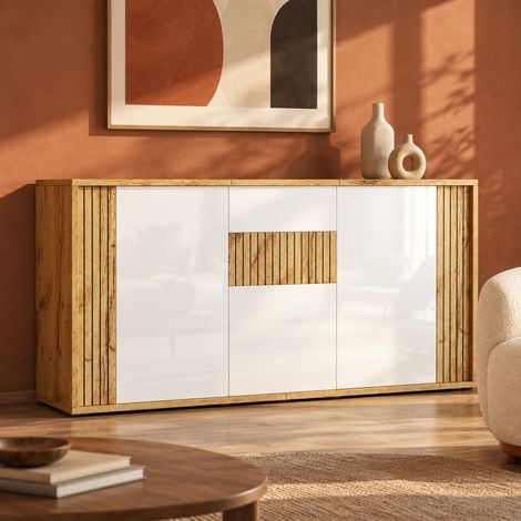 Aparador de 3 puertas blanco brillo y madera clara, 140 × 35 × 71 cm, 6 compartimentos, apertura push y cierre suave – CHICFURN para salón comedor o recibidor (1/5)