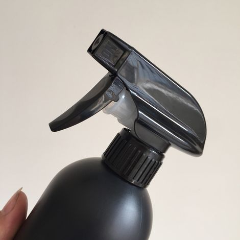 500-ml-Mehrzweck-Sprühflasche aus HDPE für Reinigung, Gartenarbeit und Wohnzimmer – leichtes und robustes Design (1/5)
