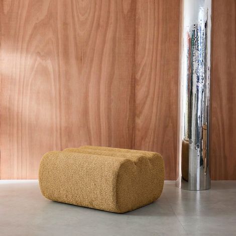 Pouf. repose-pieds pour chauffeuse Nova bouclette texturée moutarde - Nova (1/3)