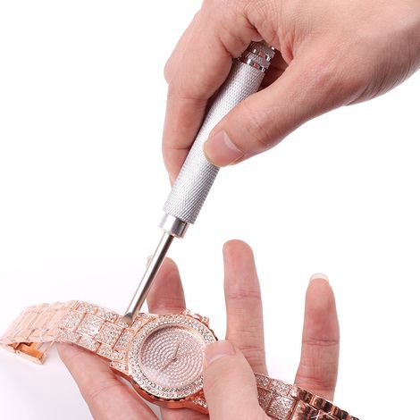 The YD136 is a special tool for opening the backs of metal watch cases. (1/5)
