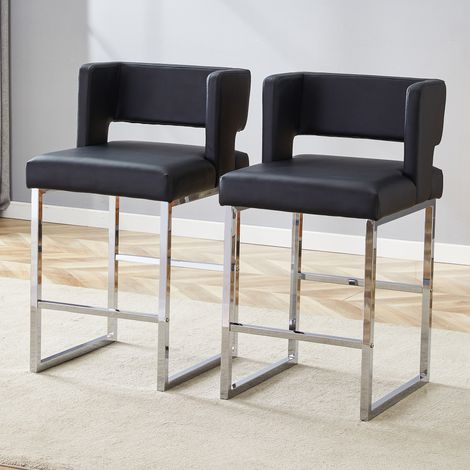 Lot de 2 chaises de bar noires style nordique,design carré,pieds métal argenté,légères et confortables pour divers usages.