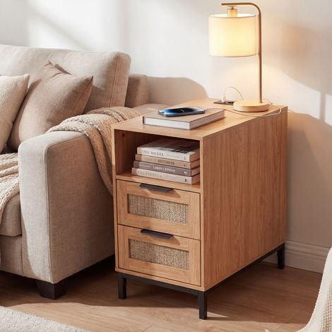 Lot de 2 tables de chevet en rotin et bois naturel avec station de recharge, 2 tiroirs et niche ouverte pour chambre et salon (1/5)