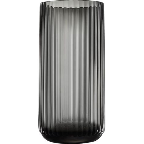 Kleine zylindrische Vase aus grauem, geripptem Glas für die Tischdekoration im rustikalen Esszimmer (1/5)