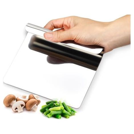 AIDE DE CUISINE MULTI-USAGE en acier inox ramasse légumes, ustensiles de cuisine inox, raclette legumes cuisine et grattoir à pate (1/4)