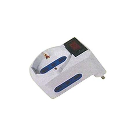ADATTATORE TRIPLO 2 BIPASSO + 1 SCHUKO CON INTERRUTTORE E PROTEZIONE  spina da 10A colore bianco    SYNTESY