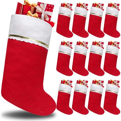 Lot de 12 bas de Noël en feutrine, 43 cm (17 pouces), rouges et blancs, à suspendre, avec revers blanc et bordure dorée, pour les décorations de Noël en famille. (1/5)