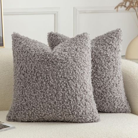 Lot de 2 housses de coussin décoratives en fausse fourrure de mouton bouclée pour canapé, salon, 55,9 x 55,9 cm, gris clair (1/5)