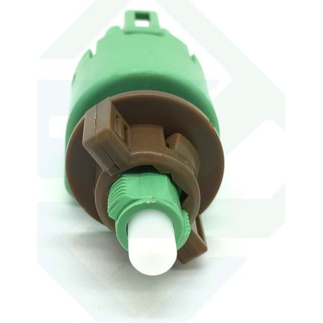 Brake light switch compatible with Toyota Camry, Yaris, etc. 84340-69075 (1/4)