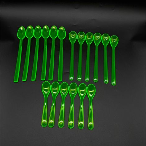 Lot de 18 cuillères en plastique Vert 12/18/21 cm (1/5)