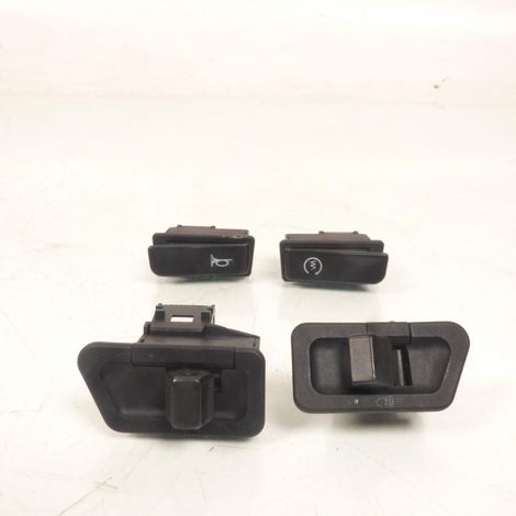 [PRODUIT D'OCCASION] Bouton de couvre guidon pour scooter Aprilia 50 Sr Di-Tech (1/5)