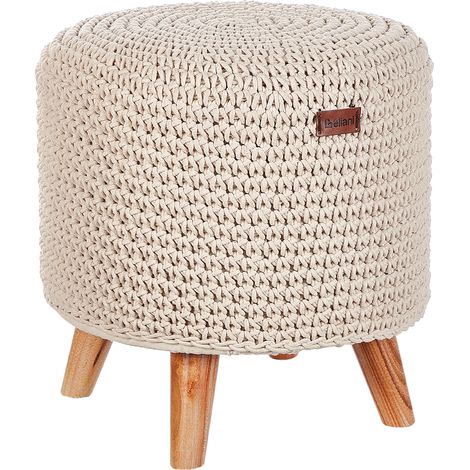 Reposapiés de algodón fabricado a mano con patas de madera en color beige macramé de estilo boho 40 x 40 x 40 cm Mardan