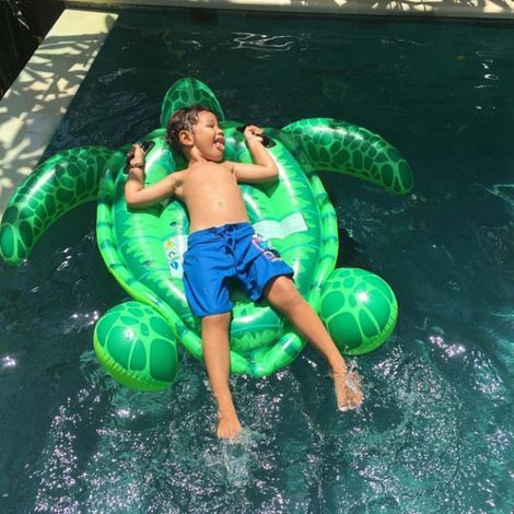 Flotteur tortue de mer verte gonflable avec poignées, PVC épais pour piscine et plage adulte enfant (1/5)