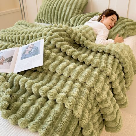 Couverture polaire à rayures imitation fourrure de lapin, épaisse couverture d'hiver pour les siestes et un sommeil douillet. Vert pomme - 180 x 200 cm - Vert pomme (1/5)