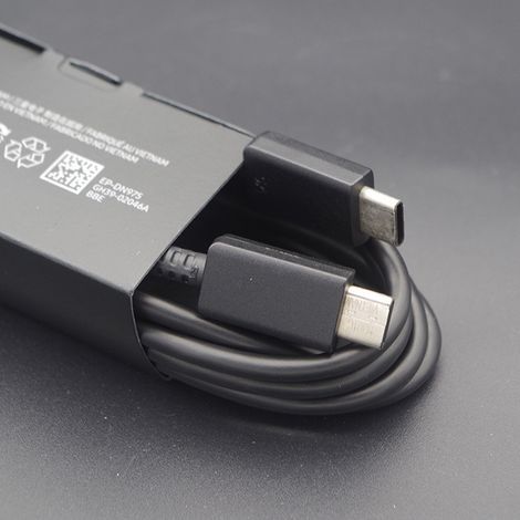 Black Samsung USB-C to USB-C Cable, 1m Length, 45W Ultra Fast Charging (1/3)