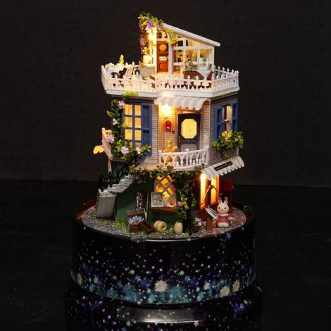 Kreatives DIY-Puppenhaus-Traumhaus-Miniaturprojekt mit drehbarer Spieluhr, Staubschutzhülle und LED-Beleuchtung (1/5)