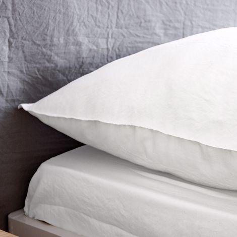 Ropa de cama de microfibra lavada color blanco, 2 plazas (1/2)