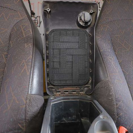 Suitable for 97-06 Jeep Wrangler TJ armrest box mounting plate (1/5)