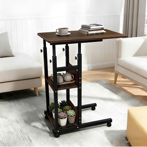 Table d'appoint réglable en forme de C avec roues verrouillables et 2 étagères de rangement, table d'appoint, table de lit, hauteur réglable de 70 à 80 cm, pour salon et chambre à coucher, marron (1/5)