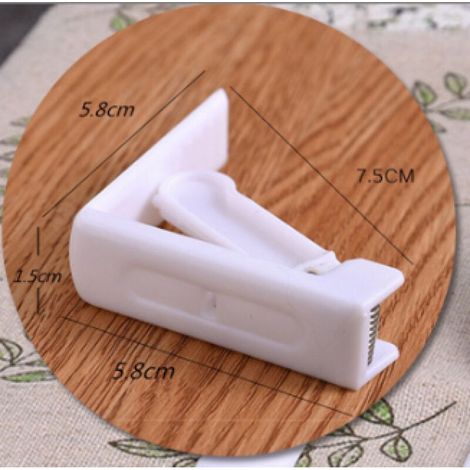 8 Pièces Pinces à Nappe en Plastique Blanc pour Table d'Extérieur - Pinces Réglables à Ressort pour Nappe de Jardin Pique-Nique Fête de Mariage Barbecue (1/3)