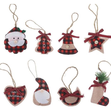 Décorations de Noël pour Halloween : étoiles, cloches et motifs à carreaux rouges et noirs en forme de bison pour les fêtes.